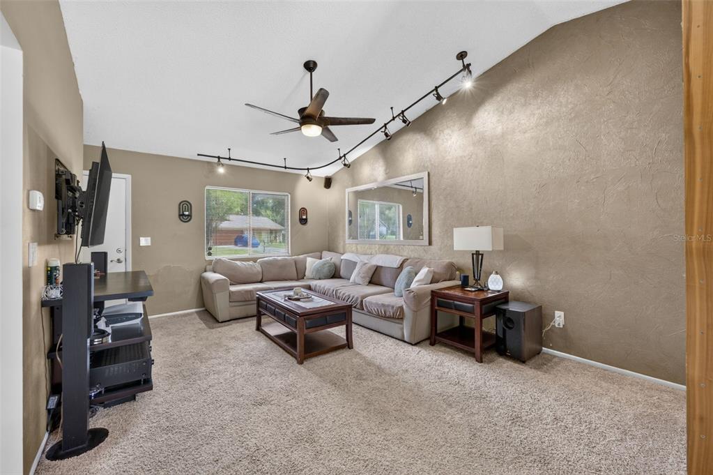 7767 COMPASS DRIVE, ORLANDO, FL — photo 5 of 32