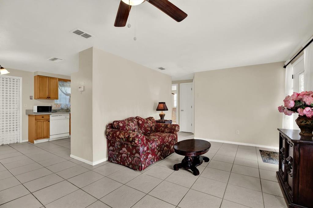 4737 LONGWOOD AVE, HOLIDAY, FL — photo 5 of 23