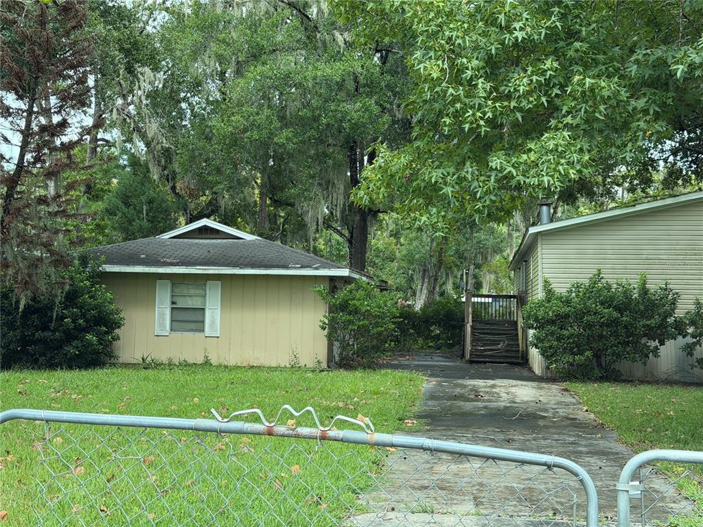55616 LEE STREET, ASTOR, FL — photo 2 of 11