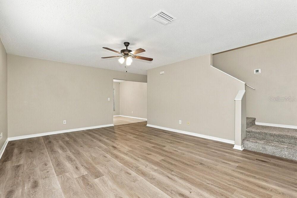 725 CAPE COD CIRCLE, VALRICO, FL — photo 4 of 17