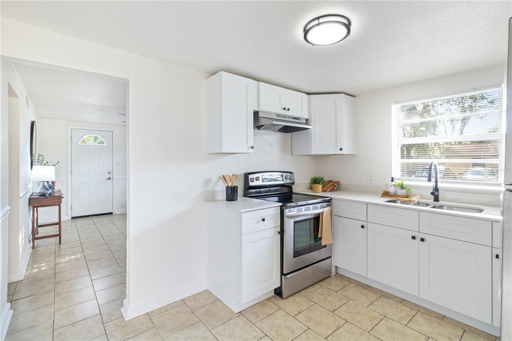 1410 E 98TH AVENUE, TAMPA, FL — photo 4 of 26