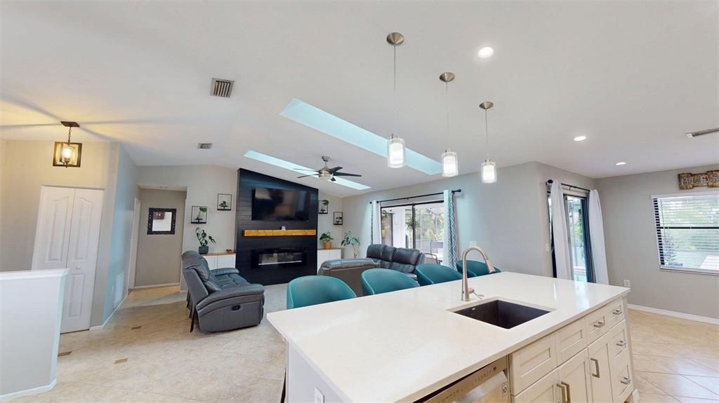 2461 GOLD OAK COURT E, SARASOTA, FL — photo 4 of 30