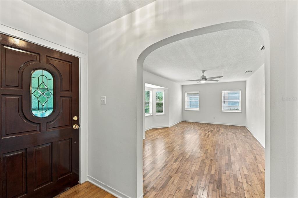 212 S BRADFORD AVENUE, TAMPA, FL — photo 2 of 30
