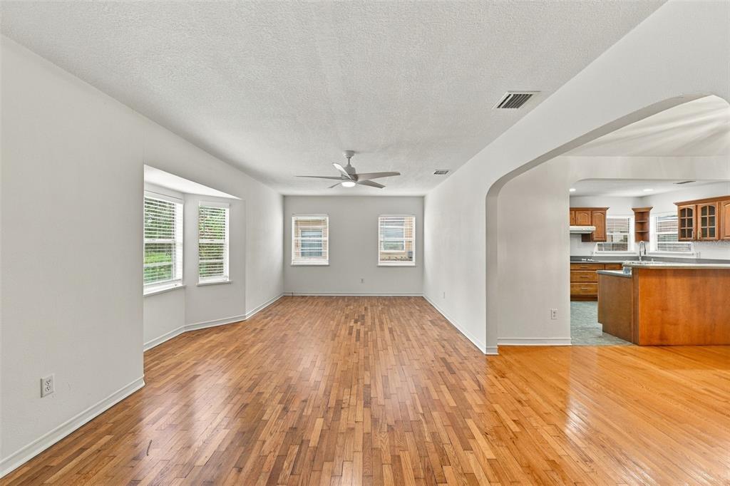 212 S BRADFORD AVENUE, TAMPA, FL — photo 3 of 30
