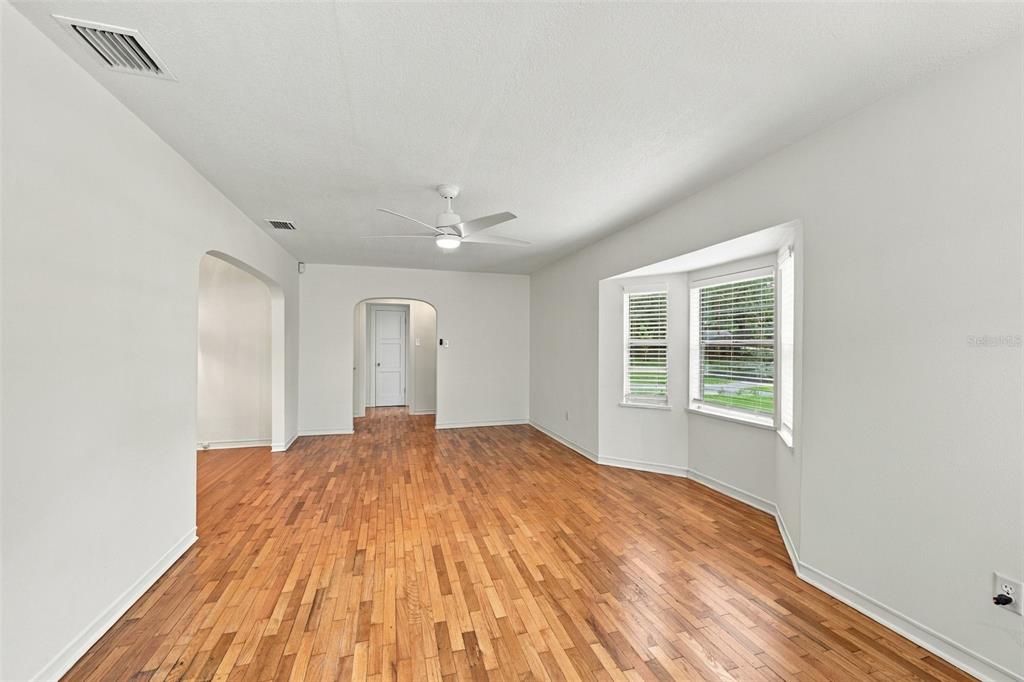 212 S BRADFORD AVENUE, TAMPA, FL — photo 4 of 30