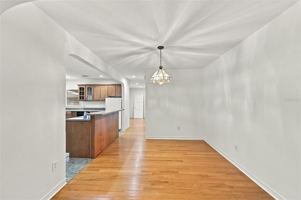 212 S BRADFORD AVENUE, TAMPA, FL — photo 5 of 30