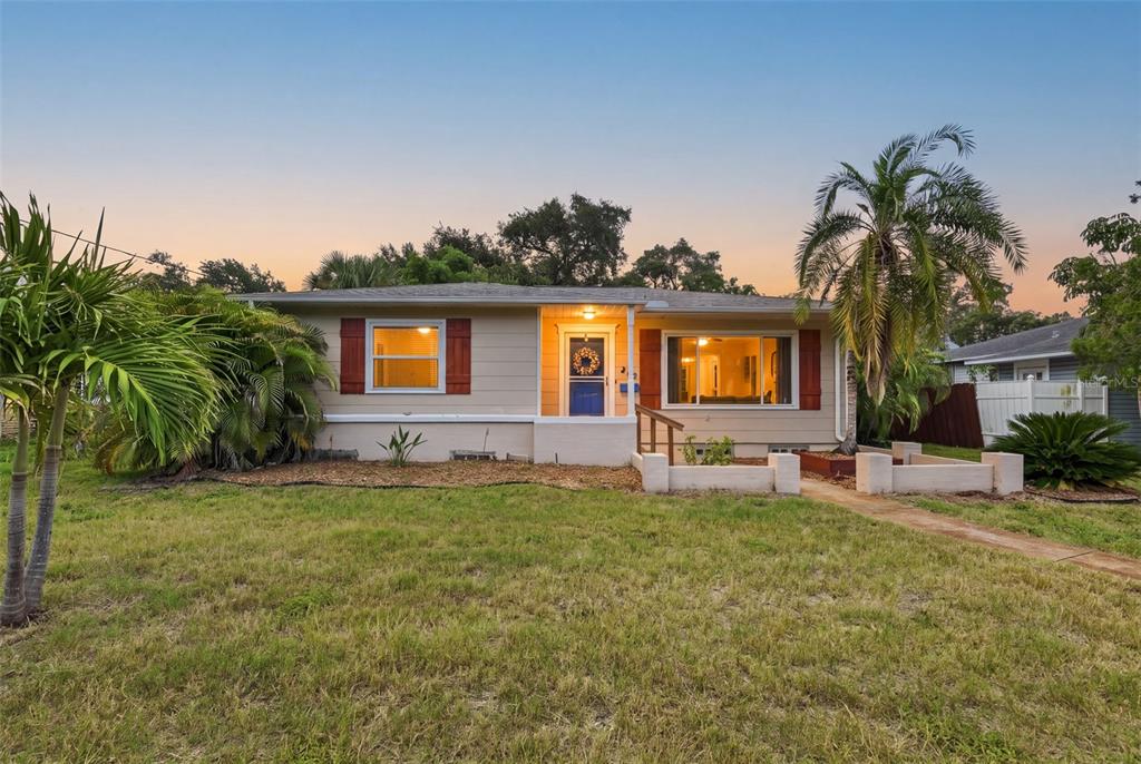 443 PARK STREET N, ST PETERSBURG, FL — photo 5 of 22