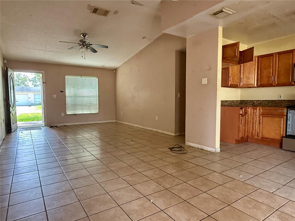 303 CORTEZ COURT, KISSIMMEE, FL — photo 4 of 7