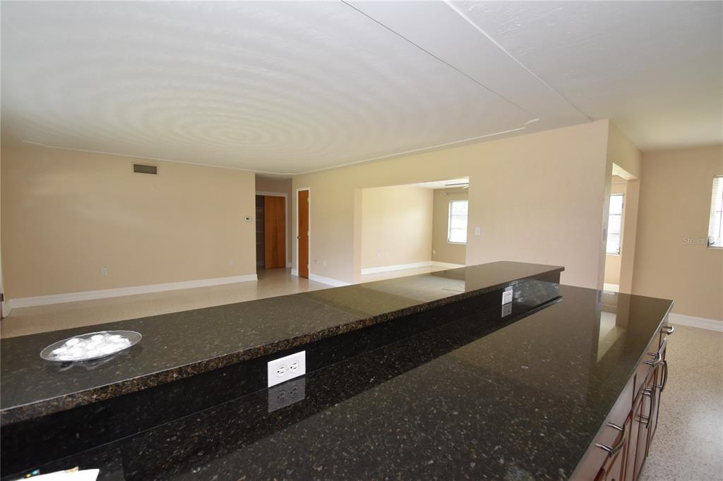6611 COLONIAL DRIVE, SARASOTA, FL — photo 4 of 17