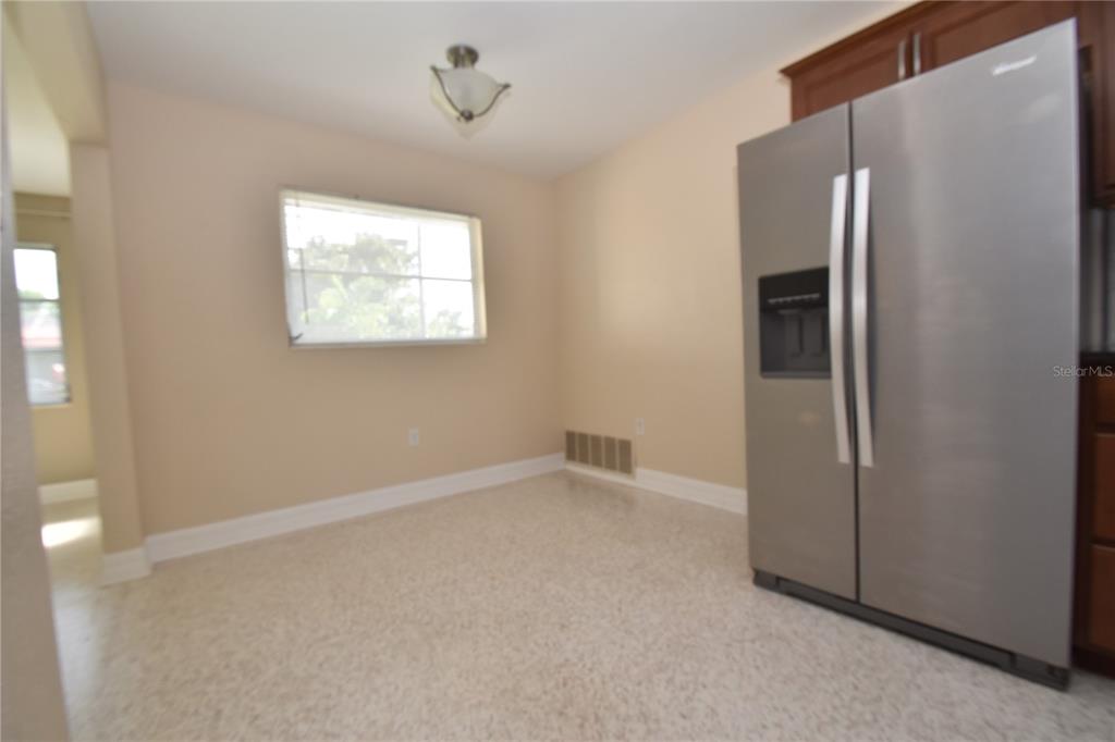 6611 COLONIAL DRIVE, SARASOTA, FL — photo 5 of 17