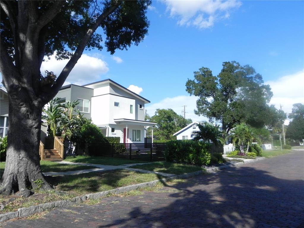 2426 2ND AVENUE N, ST PETERSBURG, FL — photo 3 of 4
