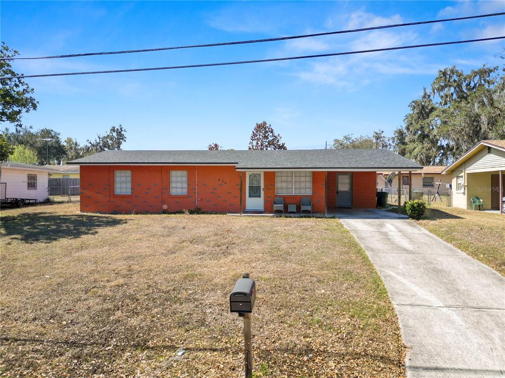 955 E TEE CIRCLE