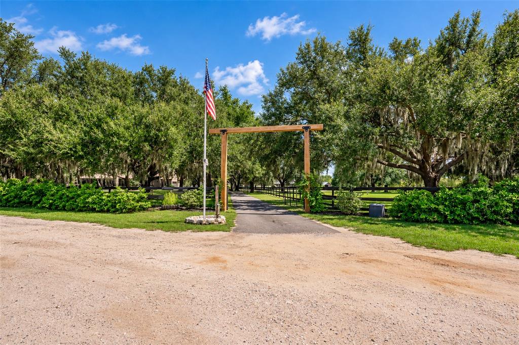 10900 ISLAND GROVE ROAD, CLERMONT, FL — photo 4 of 30