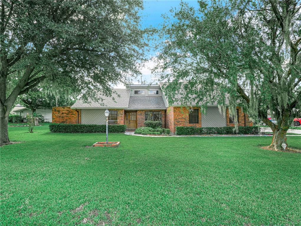 711 OAK FOREST