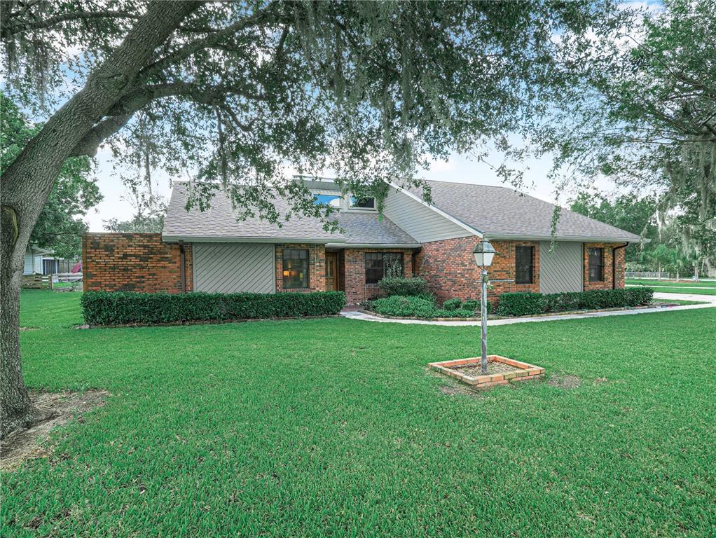 711 OAK FOREST, WAUCHULA, FL — photo 4 of 27