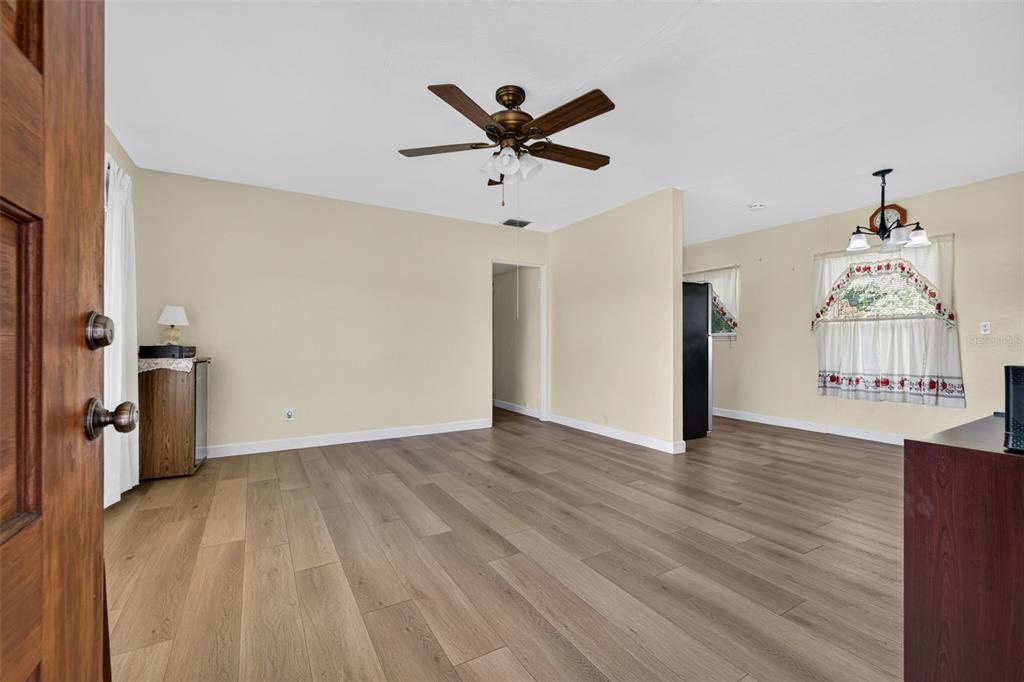 6401 34TH AVENUE N, ST PETERSBURG, FL — photo 5 of 22