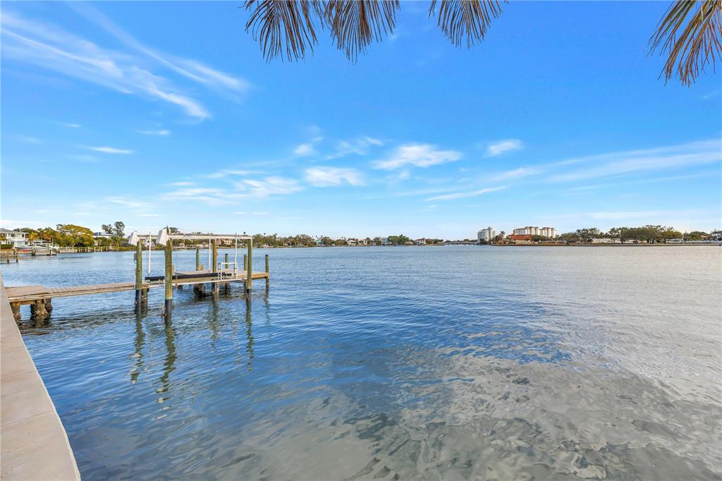 3901 14TH WAY NE, ST PETERSBURG, FL — photo 3 of 17