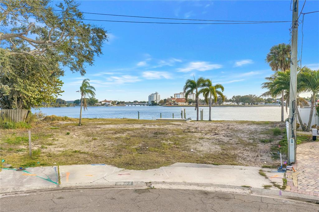 3901 14TH WAY NE, ST PETERSBURG, FL — photo 4 of 17