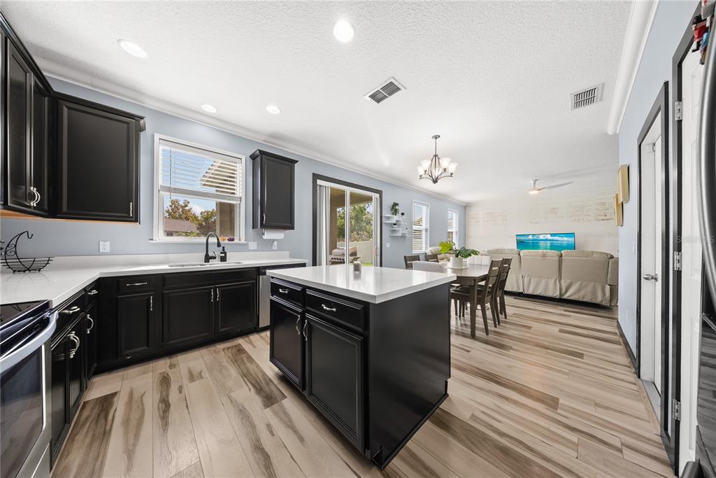 2553 EAGLE BAY BOULEVARD, KISSIMMEE, FL — photo 4 of 30