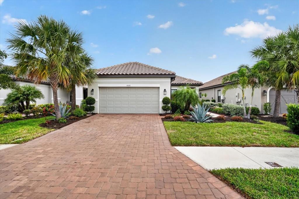 4642 CRESTPOINT WAY