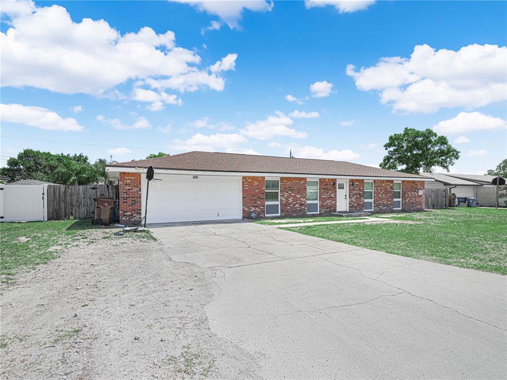 828 BRENTWOOD DRIVE