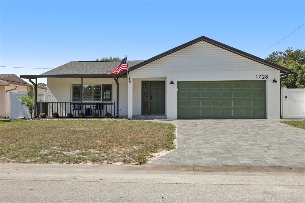 1728 W LAGOON CIRCLE
