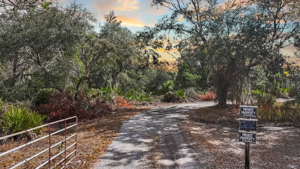 12730 BULLFROG CREEK ROAD, GIBSONTON, FL — photo 4 of 41