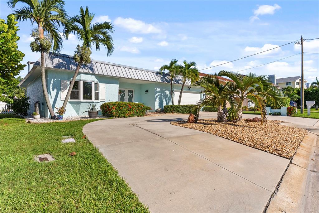 404 HARBOR DRIVE S, INDIAN ROCKS BEACH, FL — photo 3 of 54
