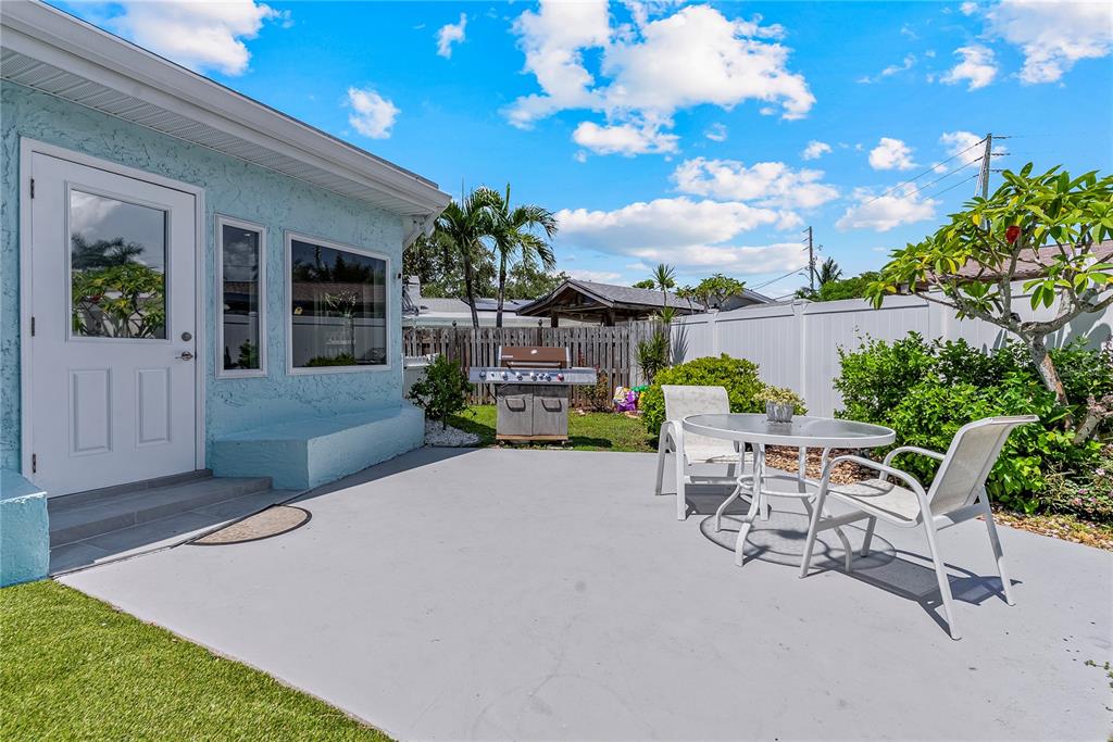 404 HARBOR DRIVE S, INDIAN ROCKS BEACH, FL — photo 4 of 54