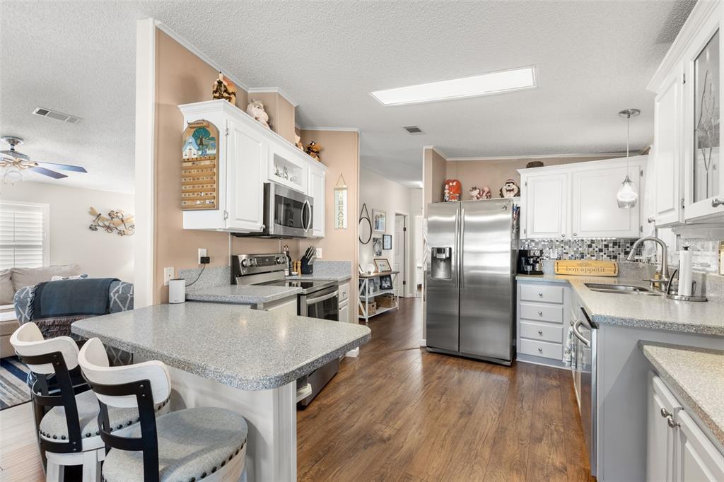 624 MOUNT PINEY AVENUE NE UNIT 703, ST PETERSBURG, FL — photo 4 of 41