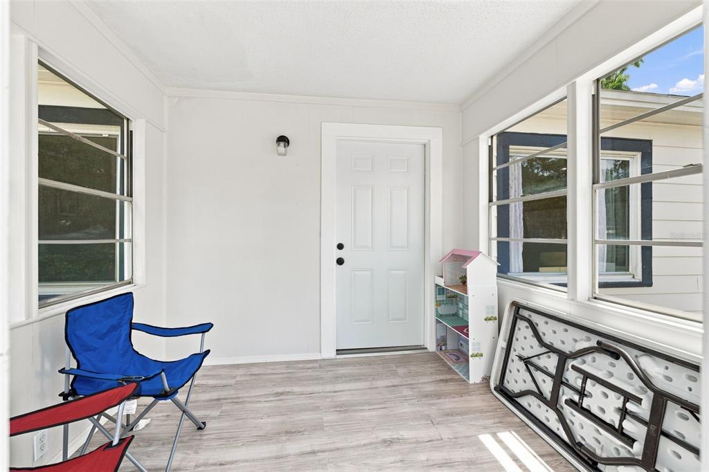 807 E ORCHID AVENUE, TAMPA, FL — photo 4 of 27