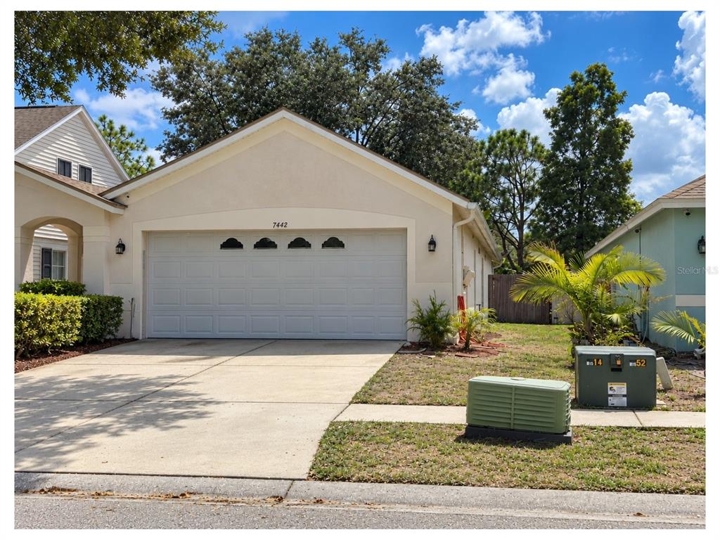 7442 OXFORD GARDEN CIR, APOLLO BEACH, FL — photo 3 of 13