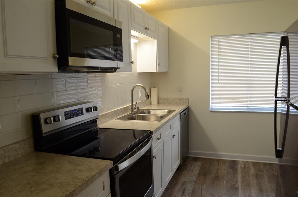 4435 1ST STREET NE UNIT 111, ST PETERSBURG, FL — photo 2 of 30