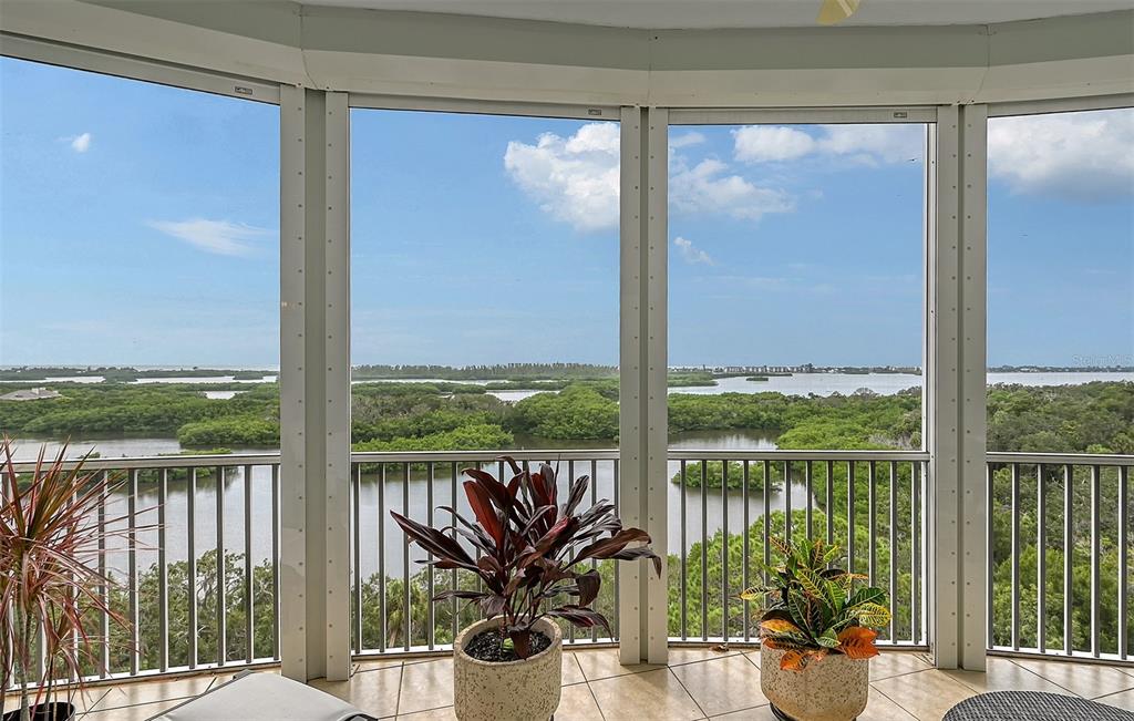 401 N POINT ROAD UNIT 901