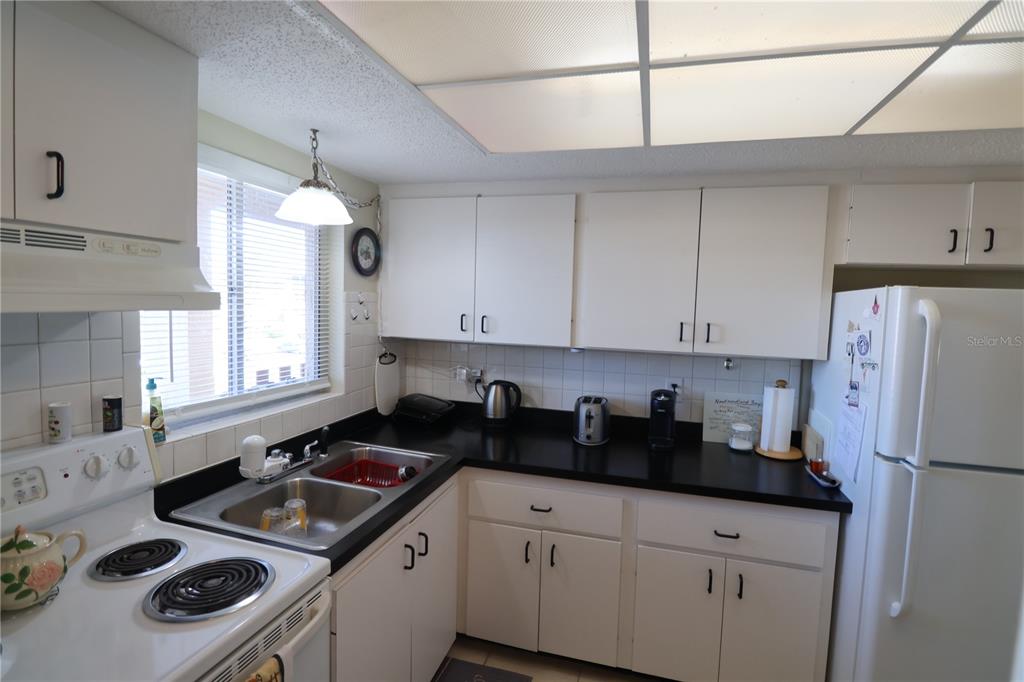 4206 HERON WAY UNIT B305, BRADENTON, FL — photo 3 of 19