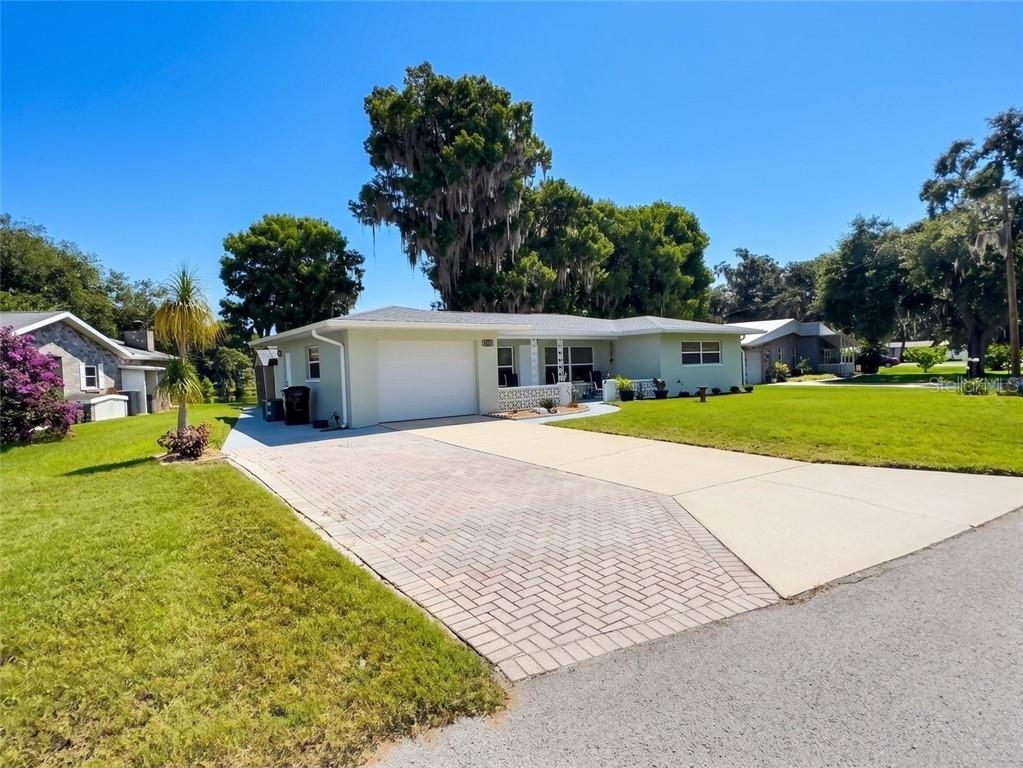 1745 S Paradise POINT, INVERNESS, FL — photo 2 of 30