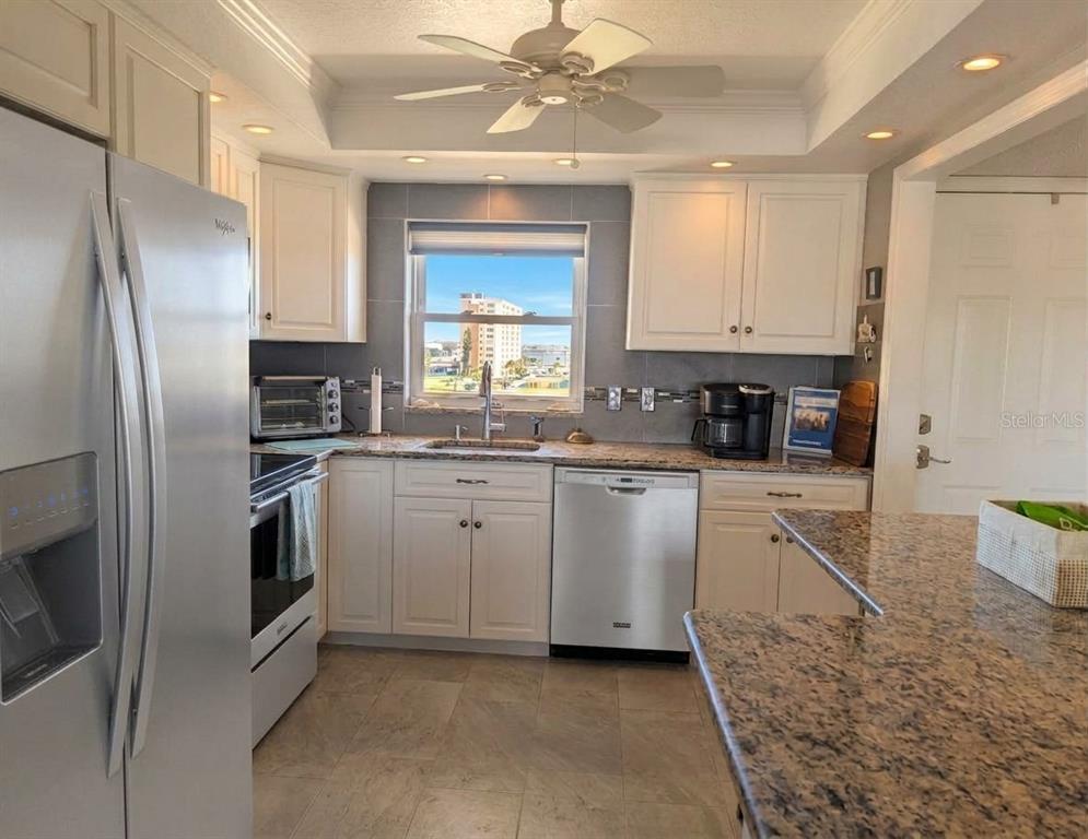 4725 COVE CIRCLE APT 609, ST PETERSBURG, FL — photo 4 of 37