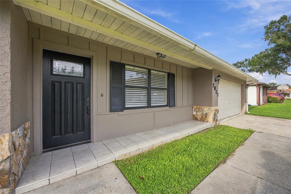 7021 SHEFFIELD DRIVE, LAKELAND, FL — photo 4 of 36