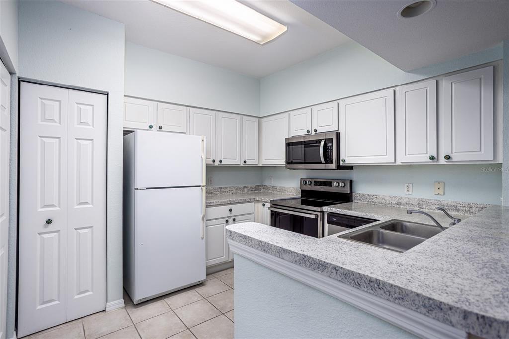 5040 SW 91ST TERRACE UNIT K201, GAINESVILLE, FL — photo 4 of 30