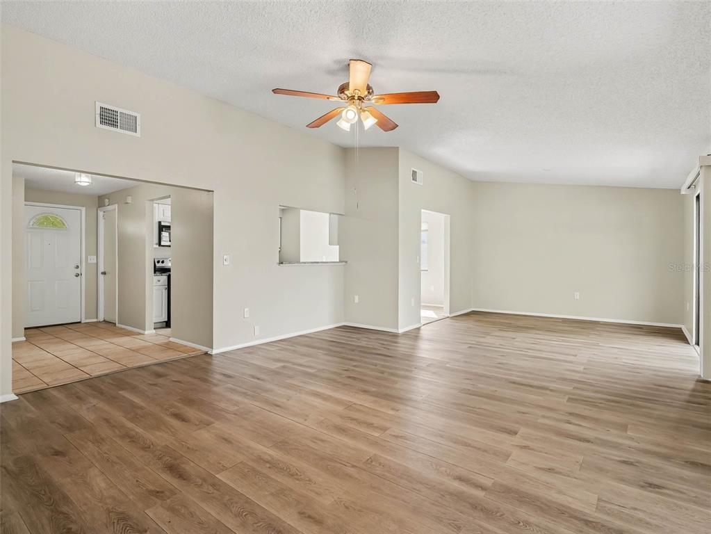 6607 36TH AVENUE DRIVE W, BRADENTON, FL — photo 4 of 16