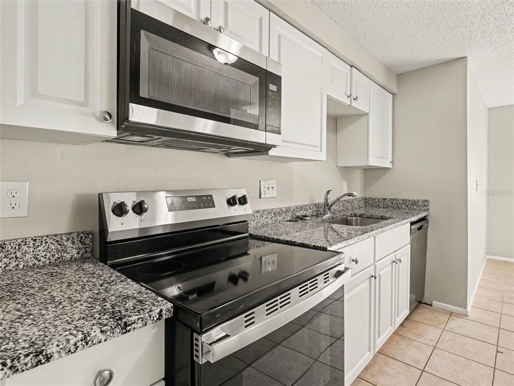 6607 36TH AVENUE DRIVE W, BRADENTON, FL — photo 5 of 16