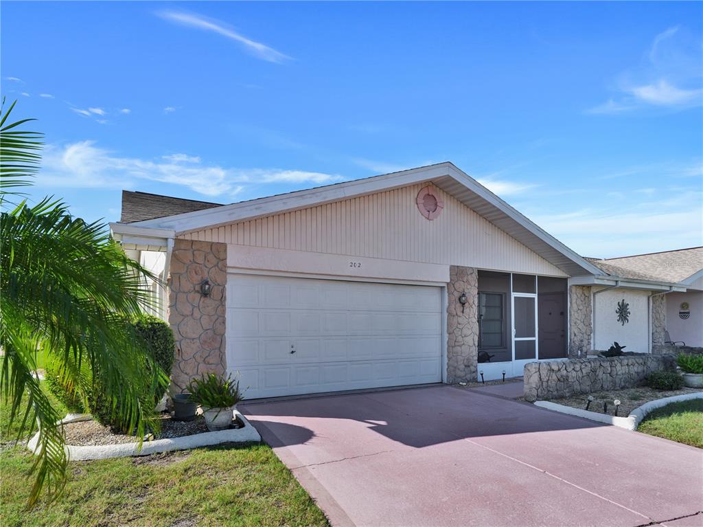 202 CACTUSFLOWER LANE, SUN CITY CENTER, FL — photo 2 of 30