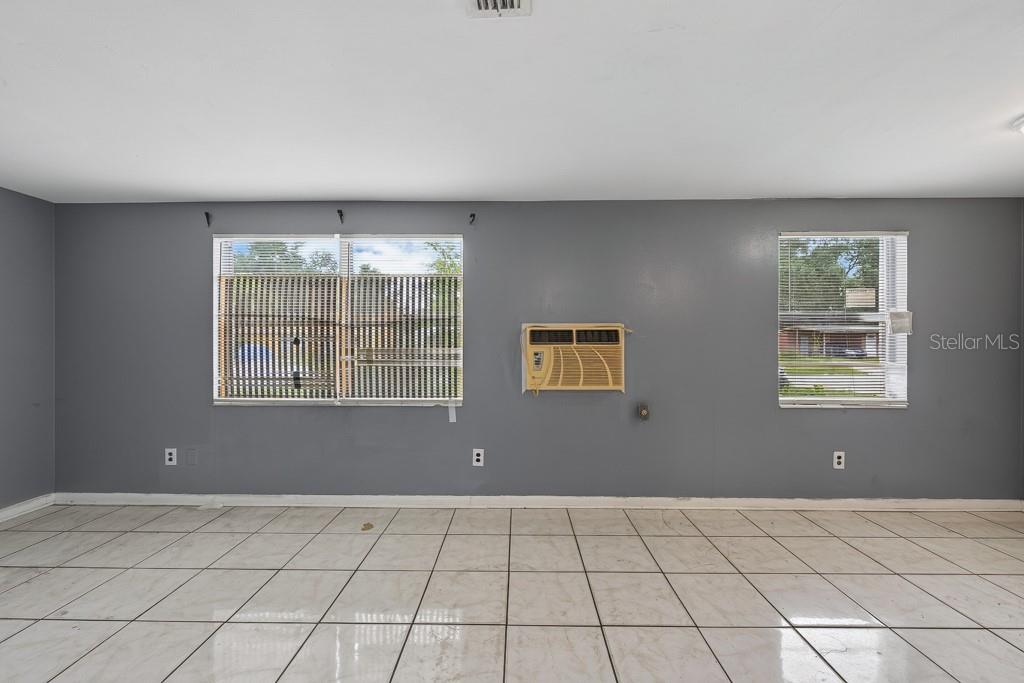 5016 S 85TH STREET, TAMPA, FL — photo 2 of 30