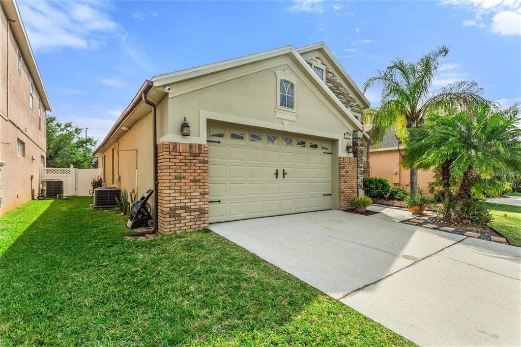 15031 HUNTCLIFF PARK WAY, ORLANDO, FL — photo 2 of 44