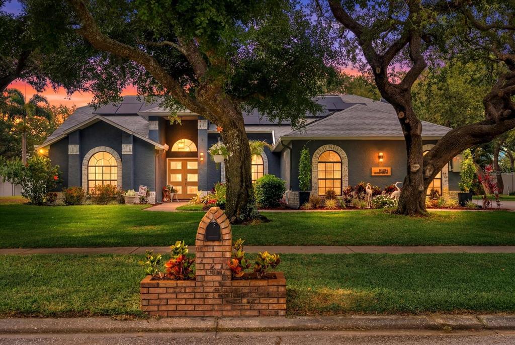 8806 CROSSWOOD COURT