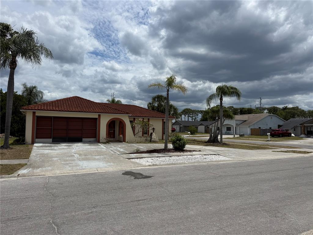 1016 FUCHSIA DRIVE