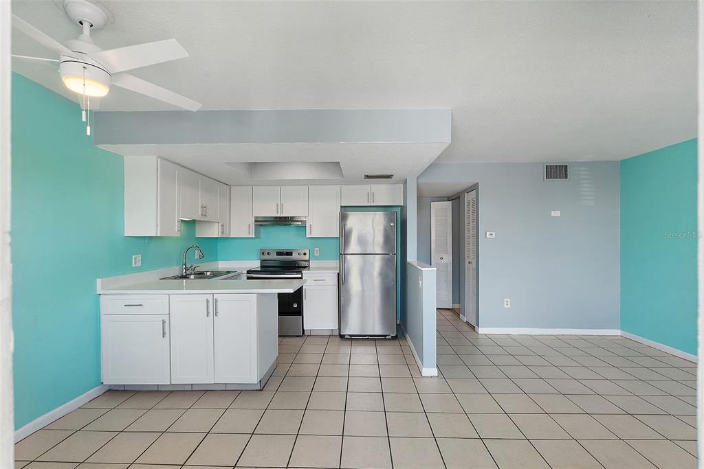 9895 1ST STREET E UNIT 9, TREASURE ISLAND, FL — photo 4 of 25
