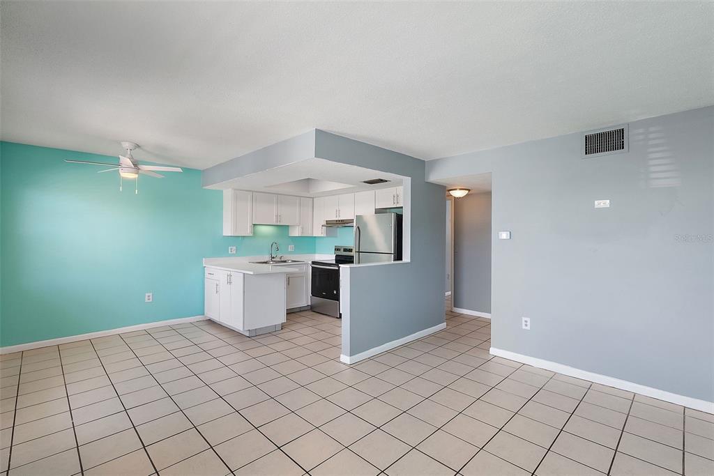 9895 1ST STREET E UNIT 9, TREASURE ISLAND, FL — photo 5 of 25
