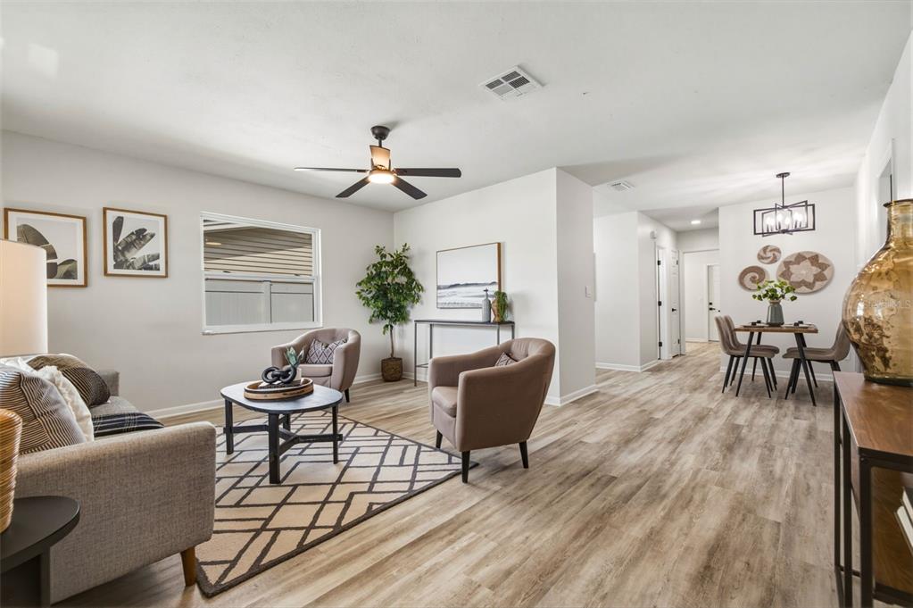 209 SE MONROE CIRCLE N, ST PETERSBURG, FL — photo 4 of 30