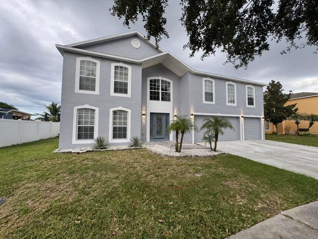 2579 HUNLEY LOOP